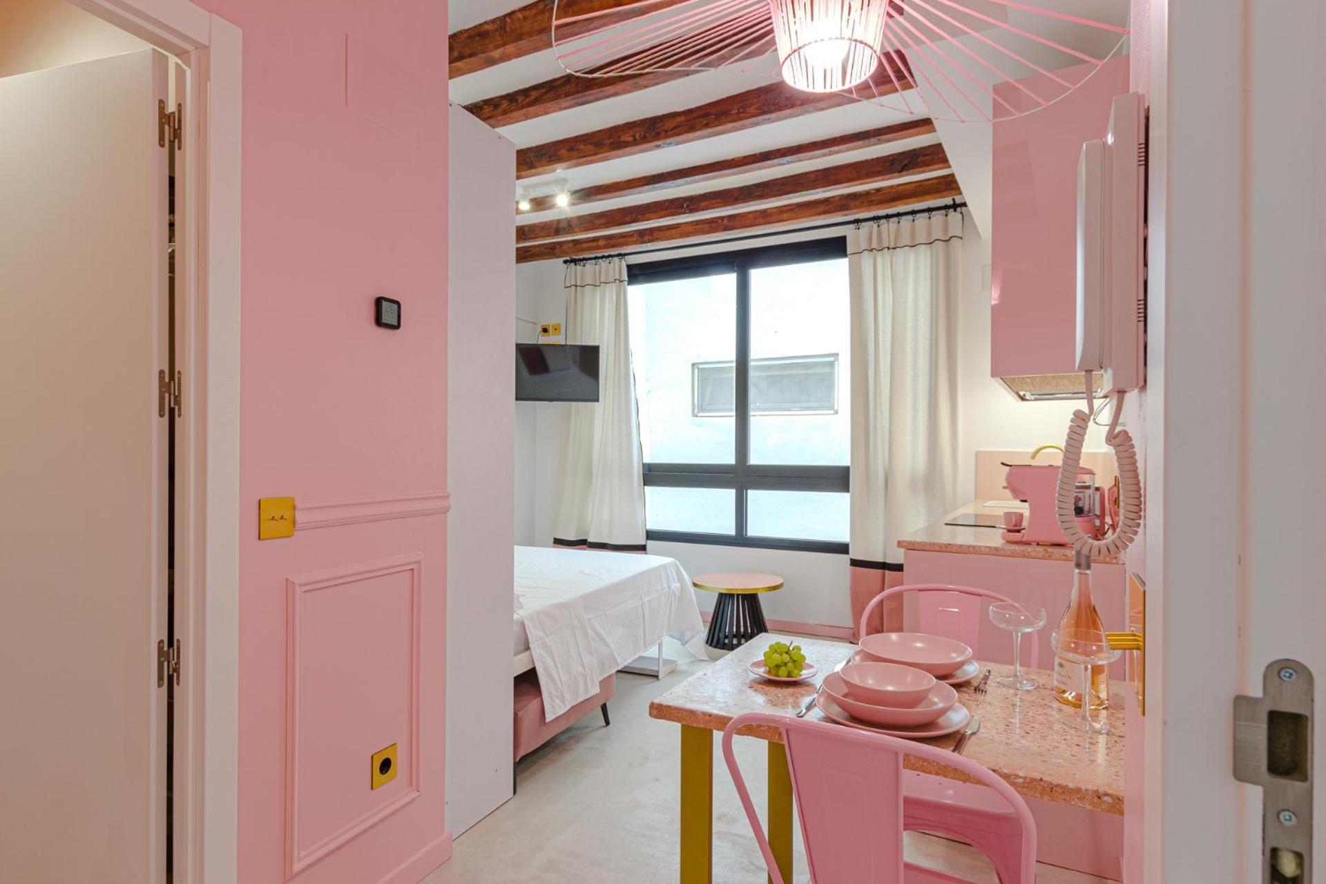 Glamorous Pink Studio In City Center Alicante Exterior photo