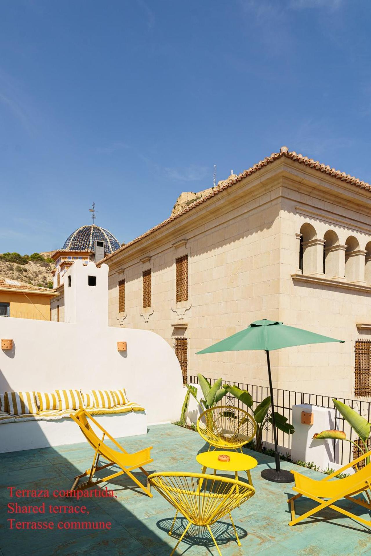 Glamorous Pink Studio In City Center Alicante Exterior photo