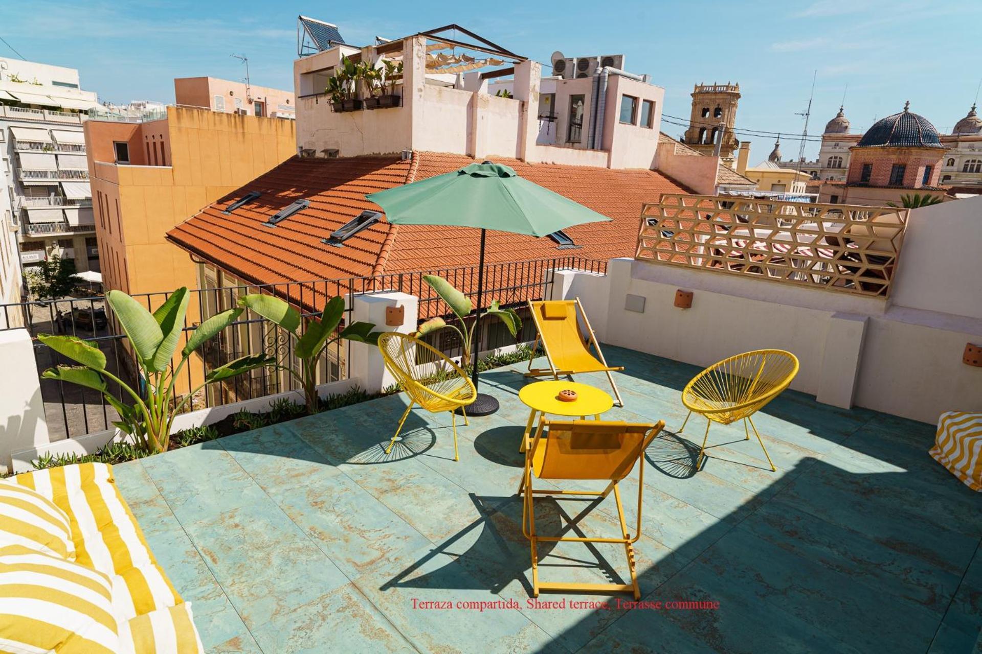 Glamorous Pink Studio In City Center Alicante Exterior photo