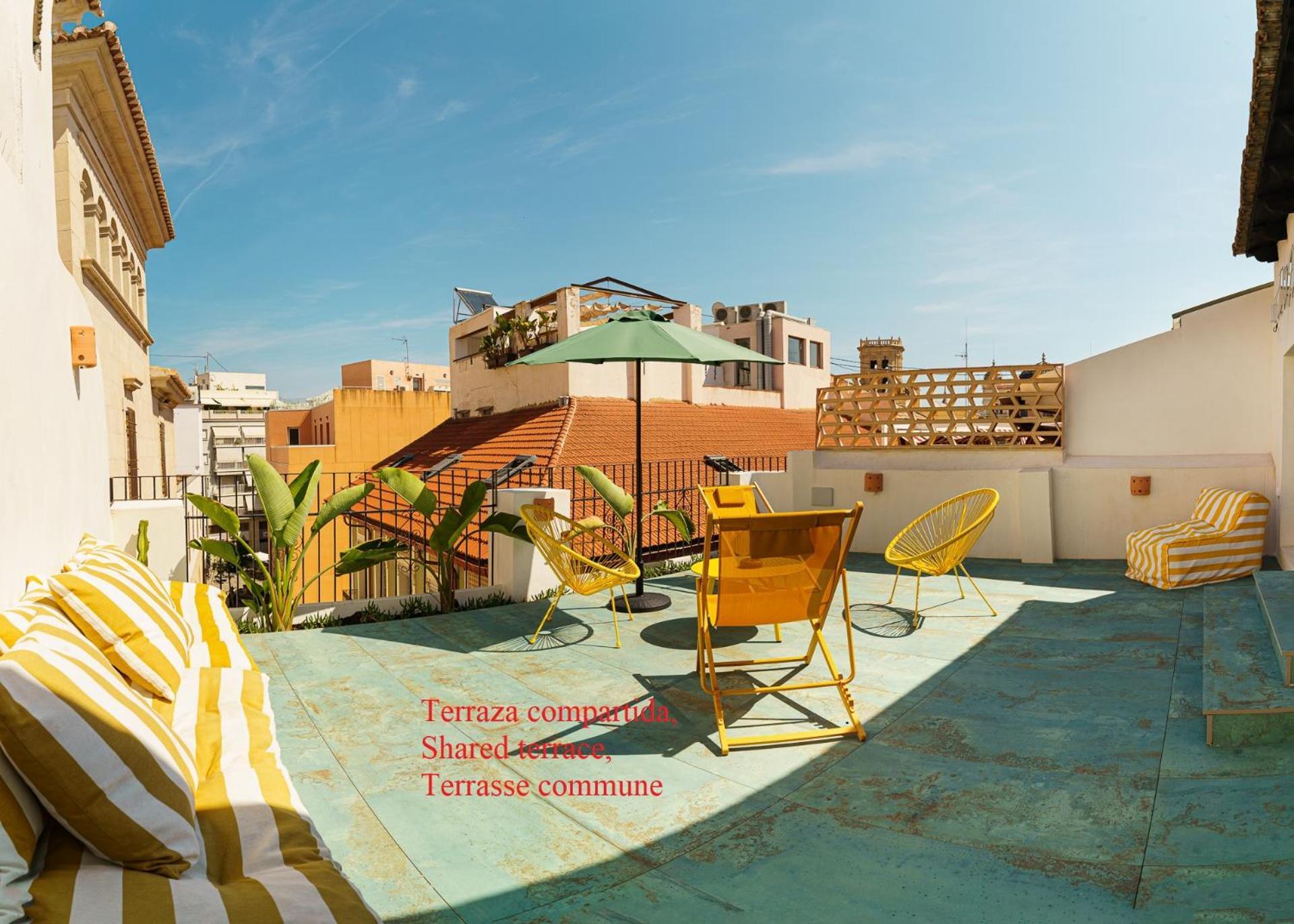 Glamorous Pink Studio In City Center Alicante Exterior photo
