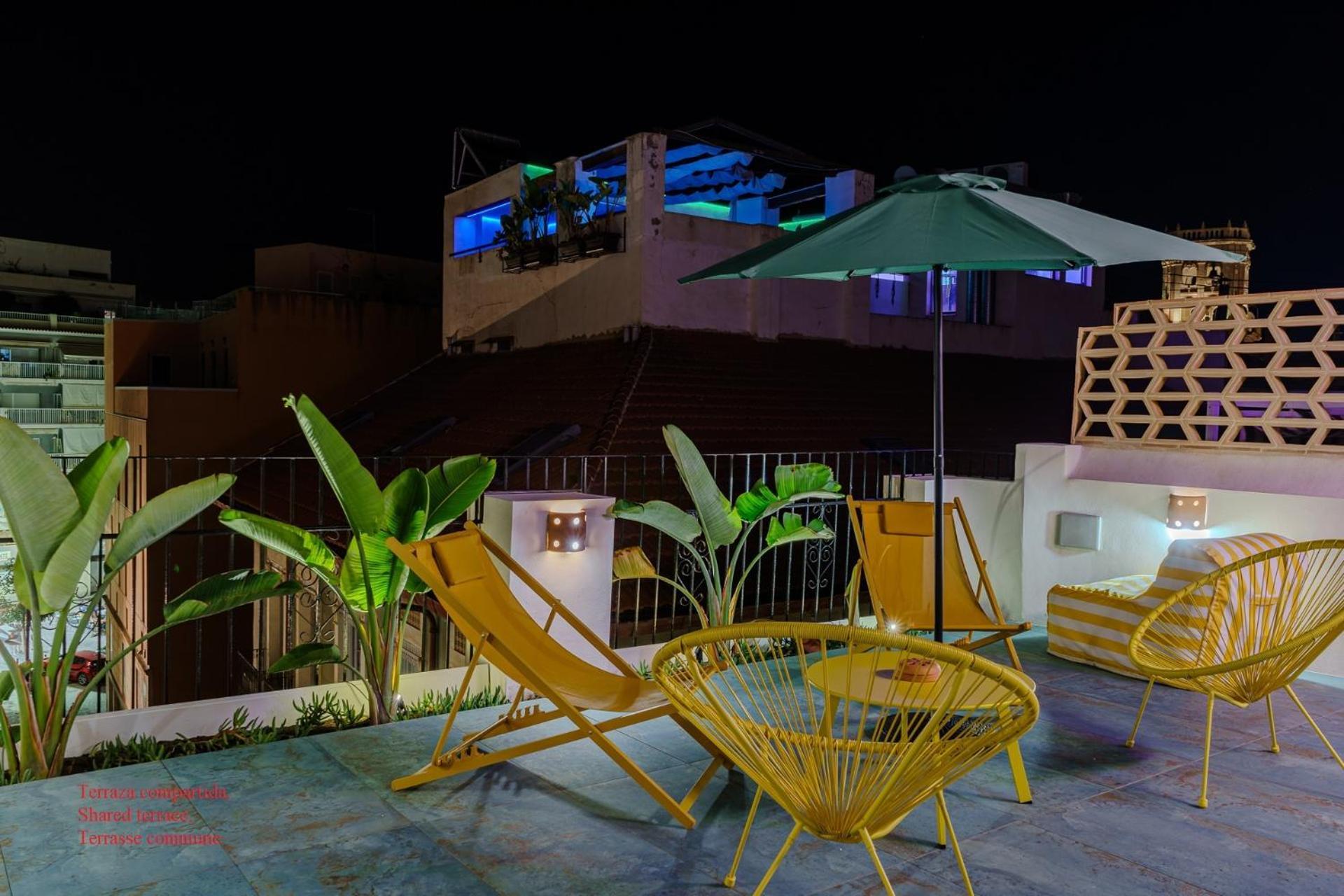 Glamorous Pink Studio In City Center Alicante Exterior photo