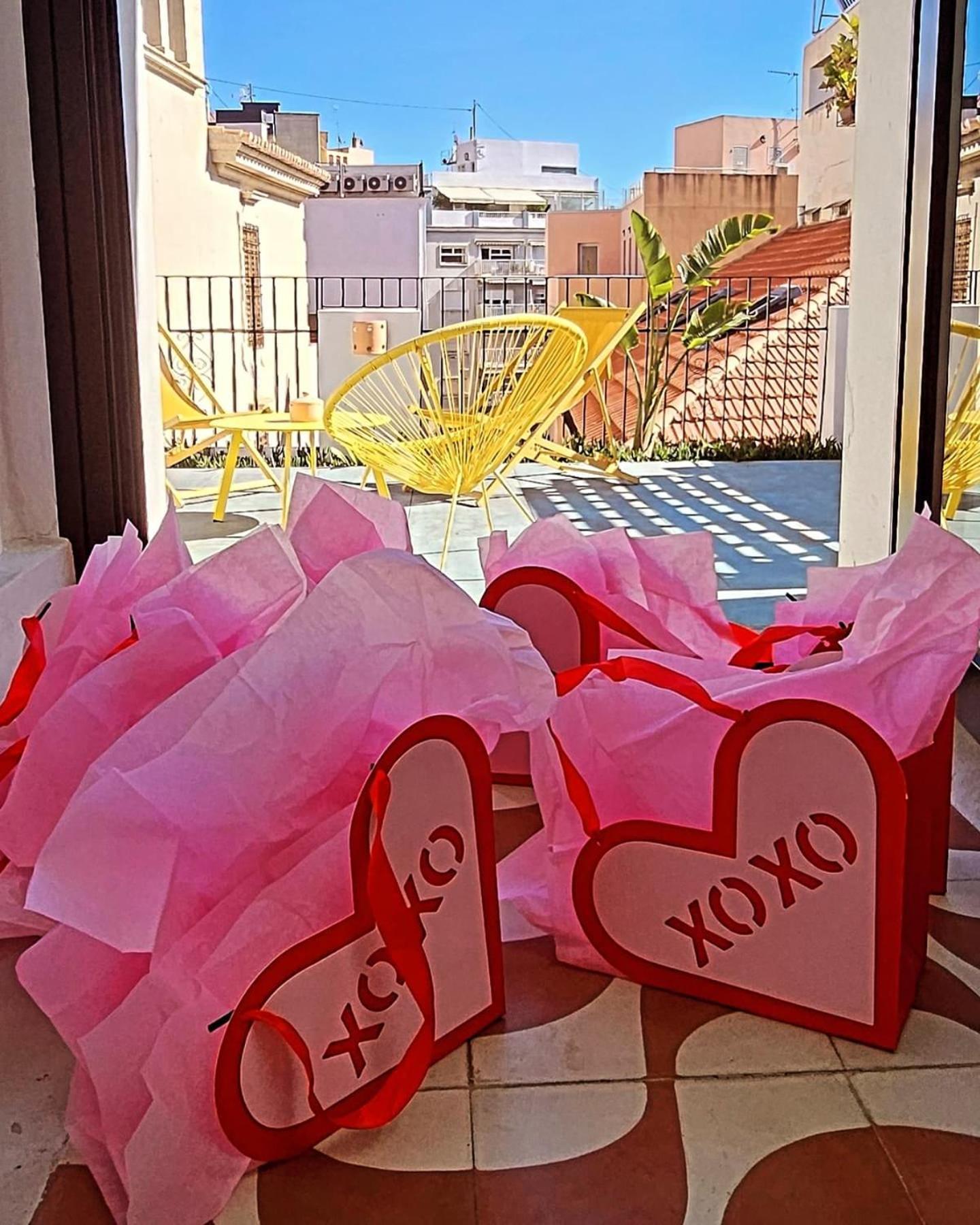 Glamorous Pink Studio In City Center Alicante Exterior photo